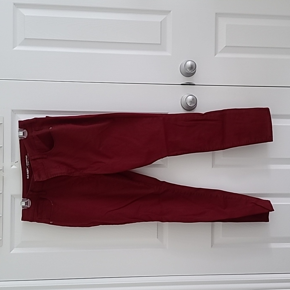 Deep cranberry red Old Navy rockstar skinny jeans in size 12